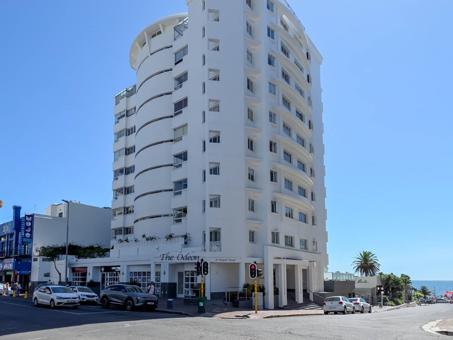 2 Bedroom Property for Sale in Sea Point Western Cape